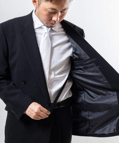 漆黒×ジャケットもパンツも洗えるメンテナンスフリー　ダブルフォーマルスーツ