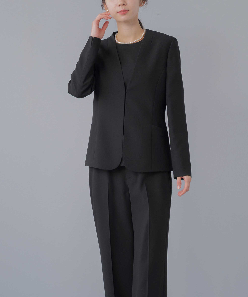 Vカラー セミワイド ブラックフォーマルスーツ