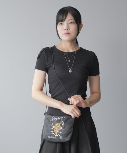 和柄刺繍 サコッシュ