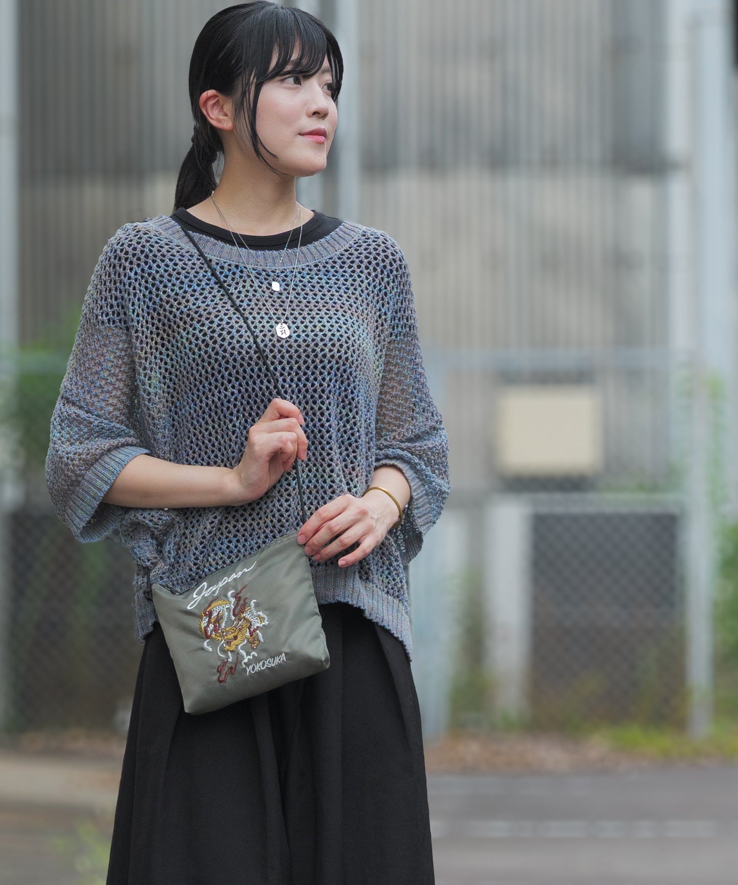 和柄刺繍 サコッシュ