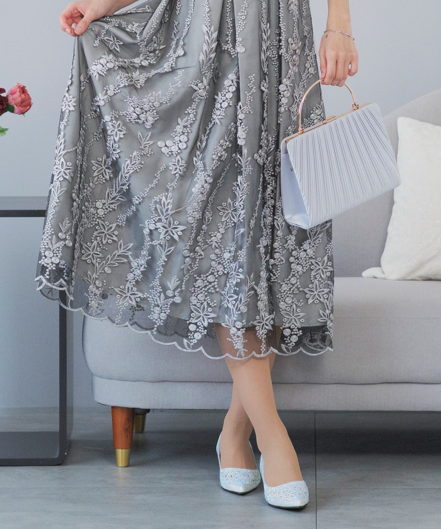 グリッターパンプス ビジューパンプス おしゃれな幾何学柄デザイン。