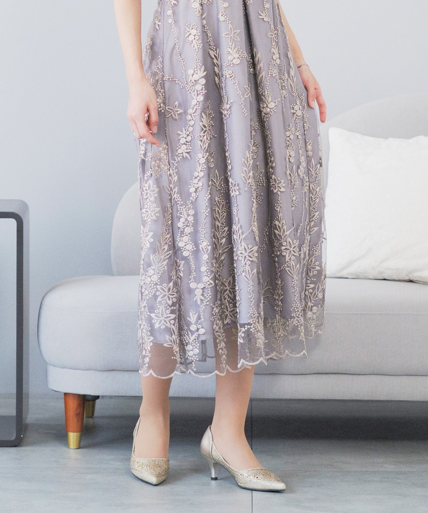 グリッターパンプス ビジューパンプス おしゃれな幾何学柄デザイン。