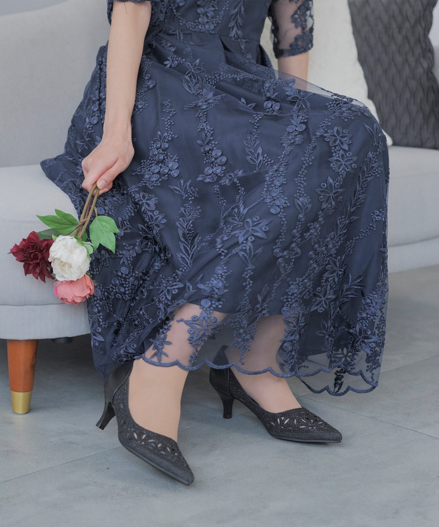 グリッターパンプス ビジューパンプス おしゃれな幾何学柄デザイン。