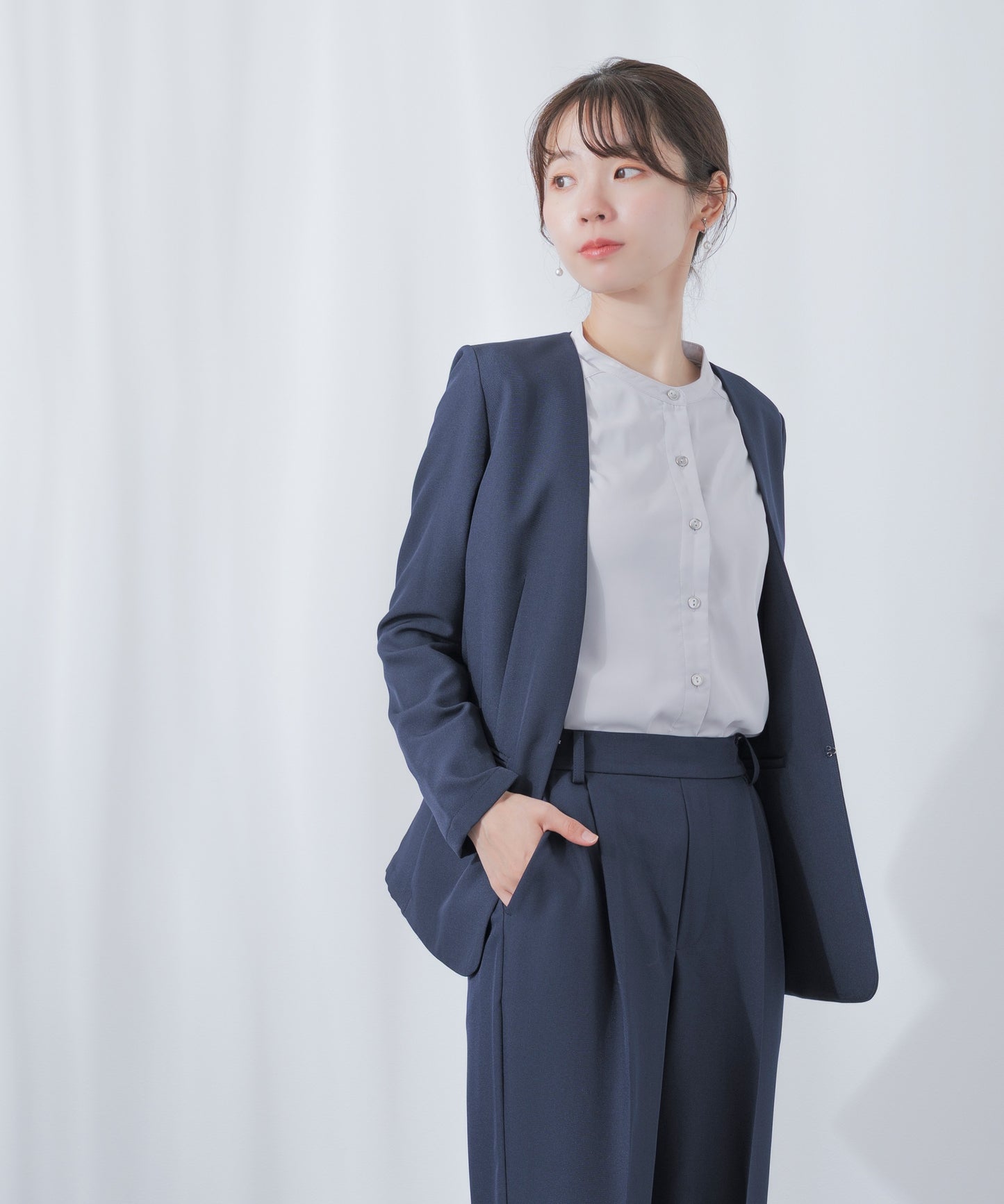 [Festinalente] 裏起毛 長袖 マットサテン バンドカラーシャツブラウス